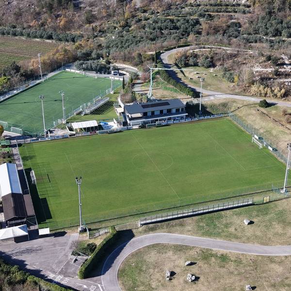 Campo sportivo Oltra a Dro realizzazione palazzina servizi